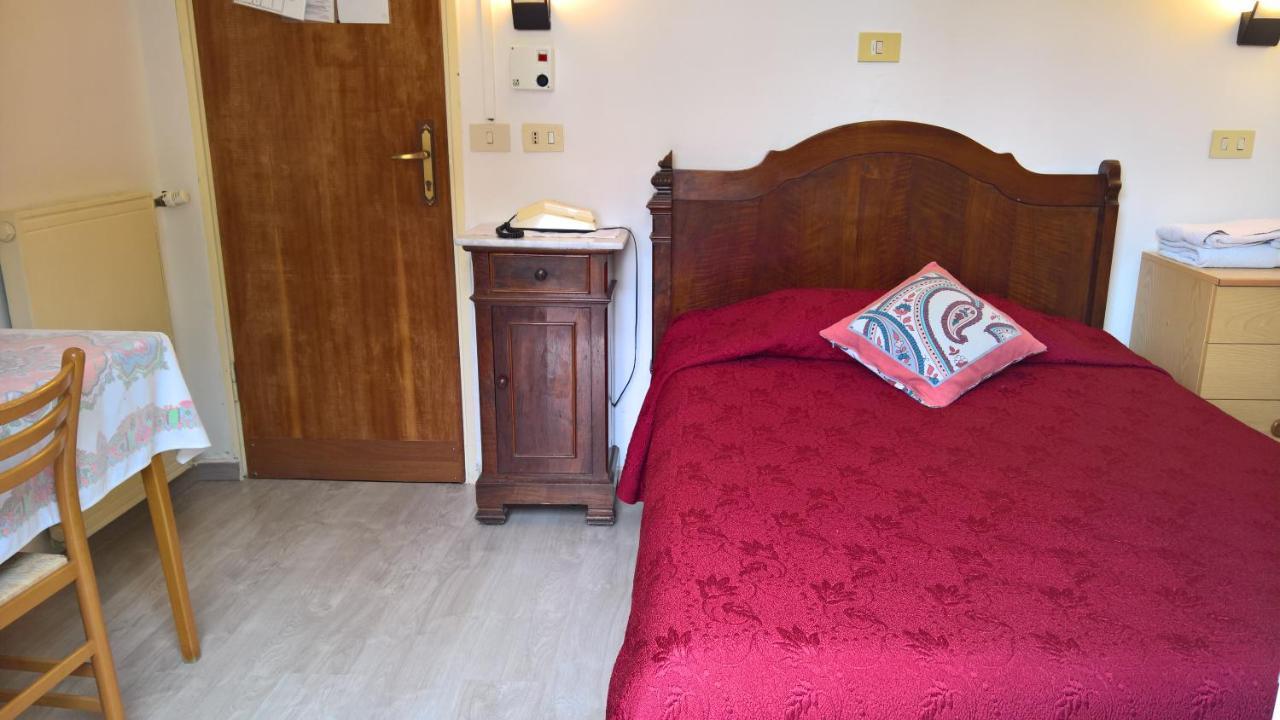 Hotel Deutsche Familien Finale Ligure Ngoại thất bức ảnh