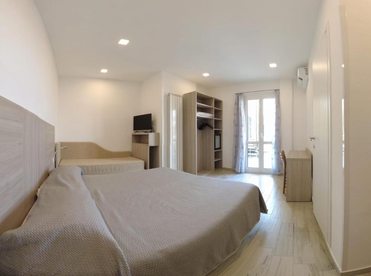 Hotel Deutsche Familien Finale Ligure Ngoại thất bức ảnh