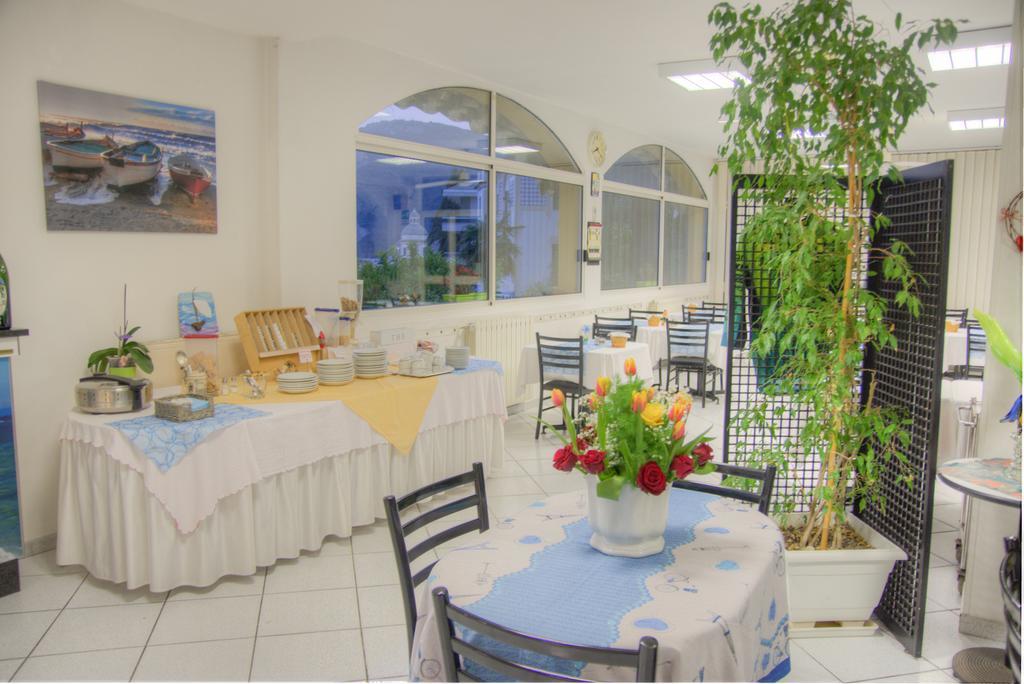 Hotel Deutsche Familien Finale Ligure Ngoại thất bức ảnh