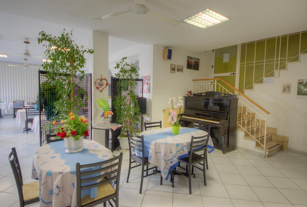 Hotel Deutsche Familien Finale Ligure Ngoại thất bức ảnh