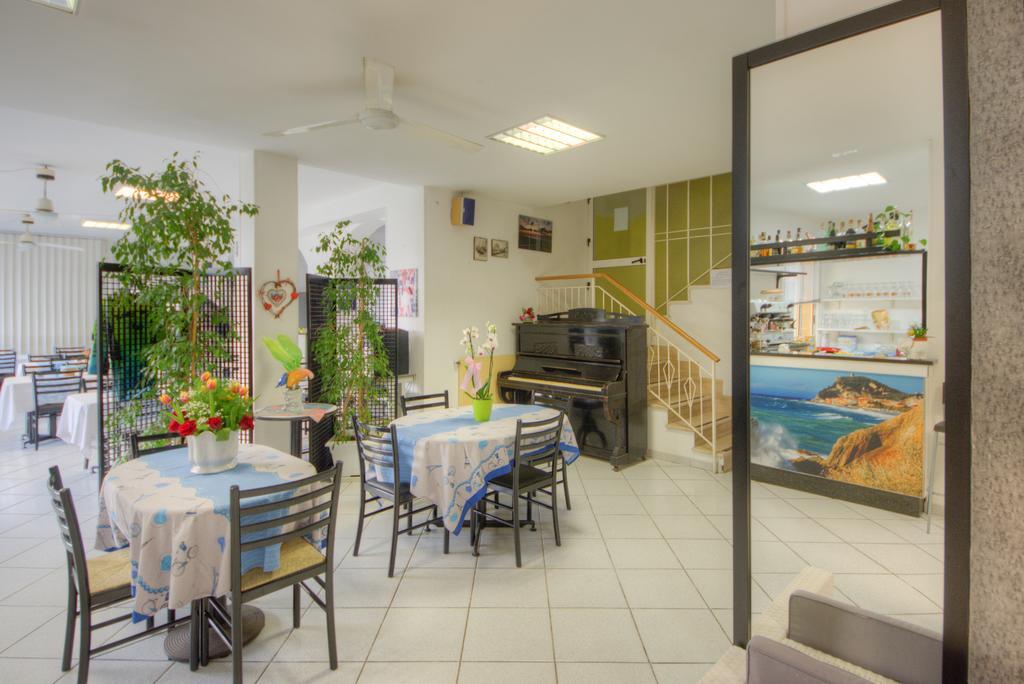Hotel Deutsche Familien Finale Ligure Ngoại thất bức ảnh