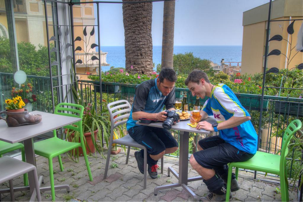 Hotel Deutsche Familien Finale Ligure Ngoại thất bức ảnh