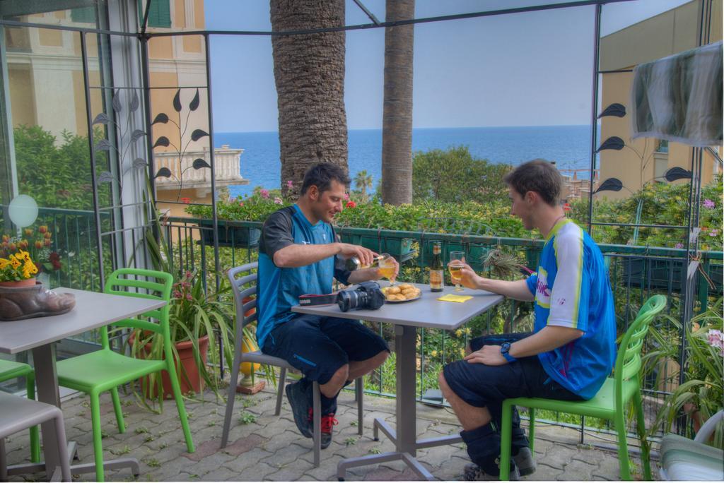 Hotel Deutsche Familien Finale Ligure Ngoại thất bức ảnh