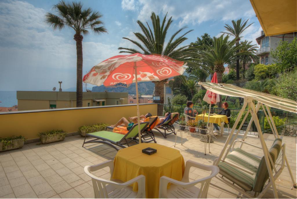 Hotel Deutsche Familien Finale Ligure Ngoại thất bức ảnh