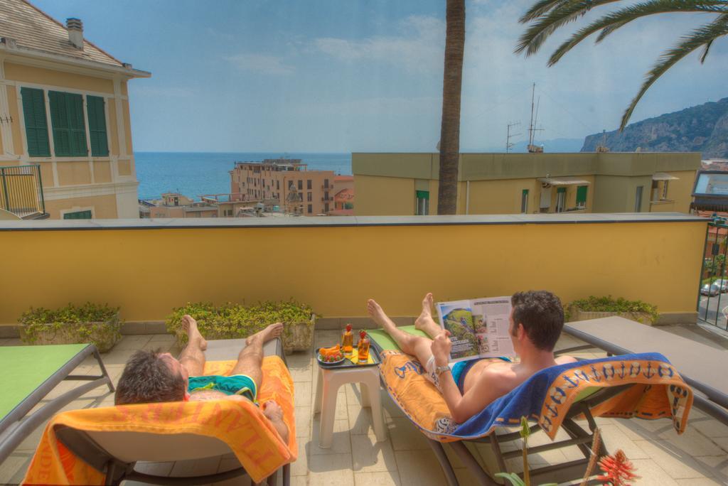 Hotel Deutsche Familien Finale Ligure Ngoại thất bức ảnh