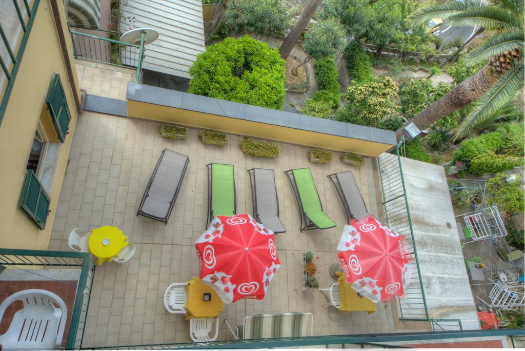 Hotel Deutsche Familien Finale Ligure Ngoại thất bức ảnh