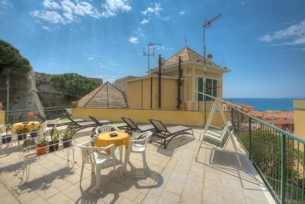 Hotel Deutsche Familien Finale Ligure Ngoại thất bức ảnh