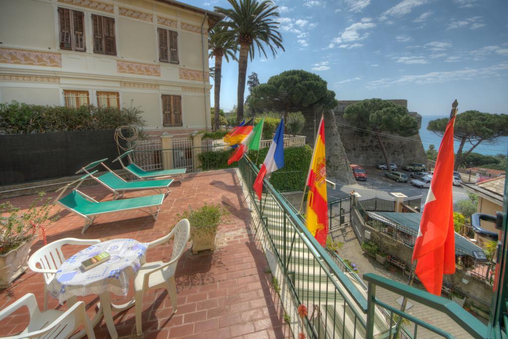 Hotel Deutsche Familien Finale Ligure Ngoại thất bức ảnh