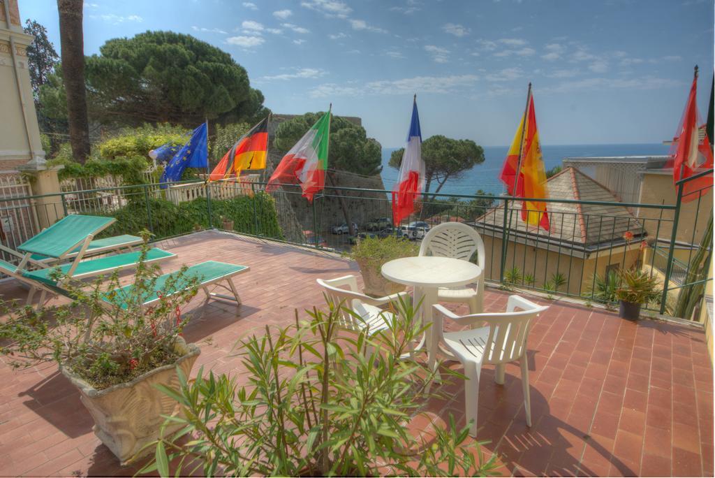 Hotel Deutsche Familien Finale Ligure Ngoại thất bức ảnh