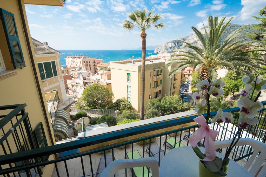 Hotel Deutsche Familien Finale Ligure Ngoại thất bức ảnh
