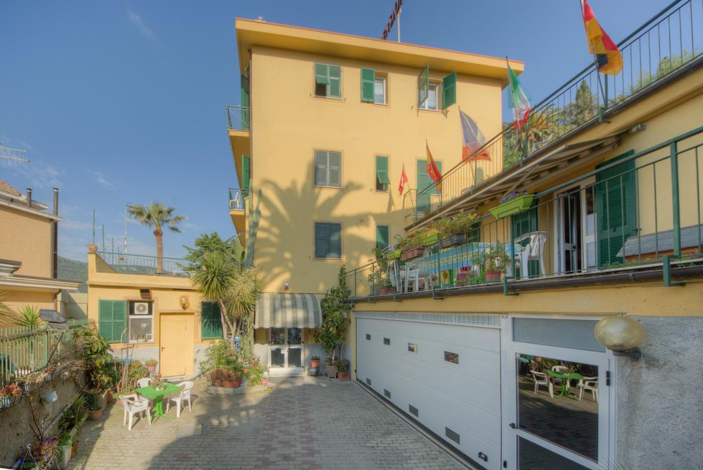Hotel Deutsche Familien Finale Ligure Ngoại thất bức ảnh
