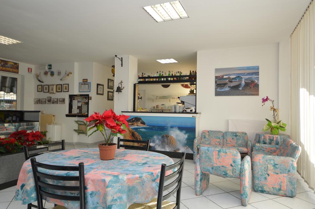 Hotel Deutsche Familien Finale Ligure Ngoại thất bức ảnh